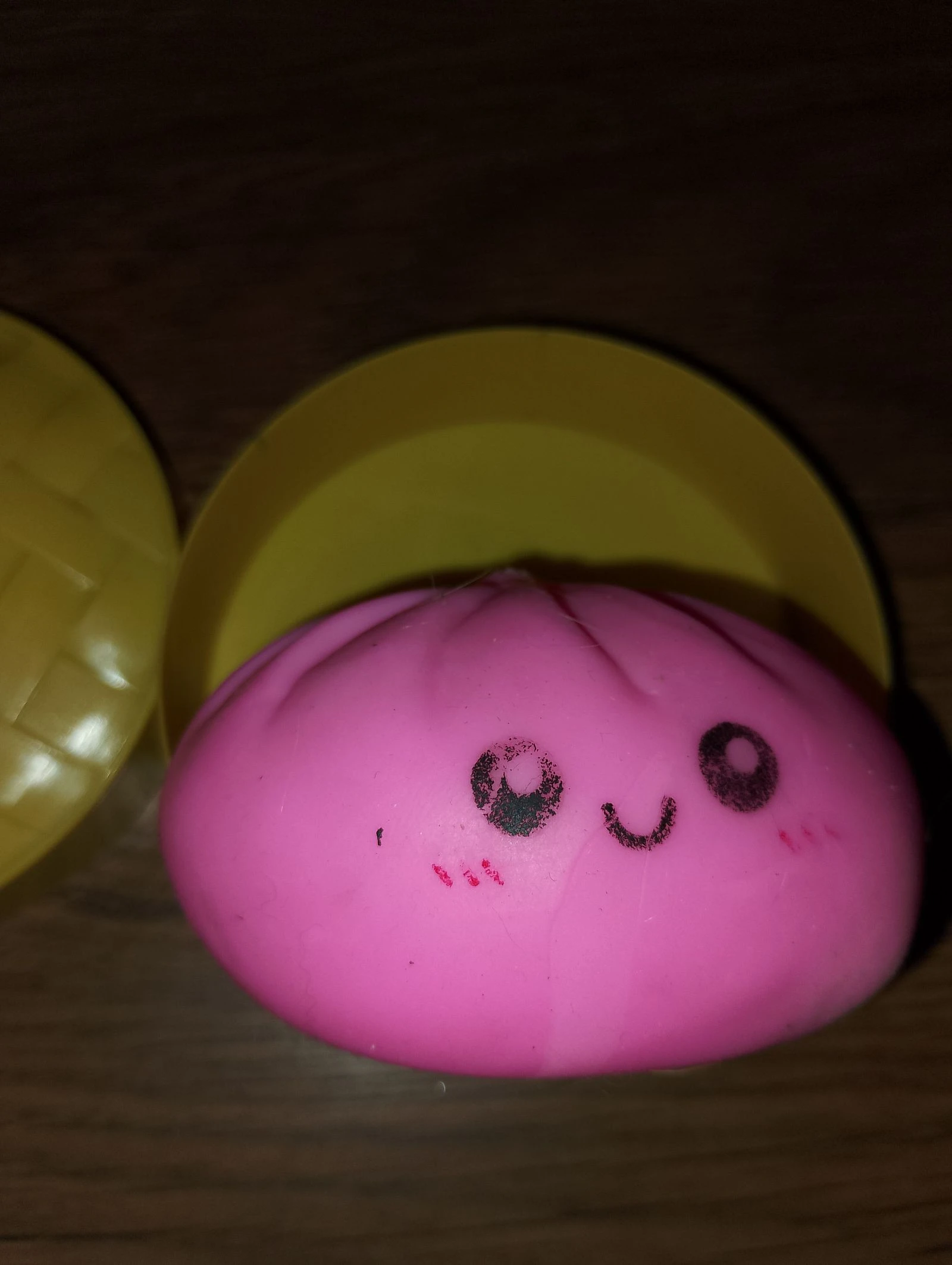 Squishy kawaii rose avec boîte jaune – photo 2